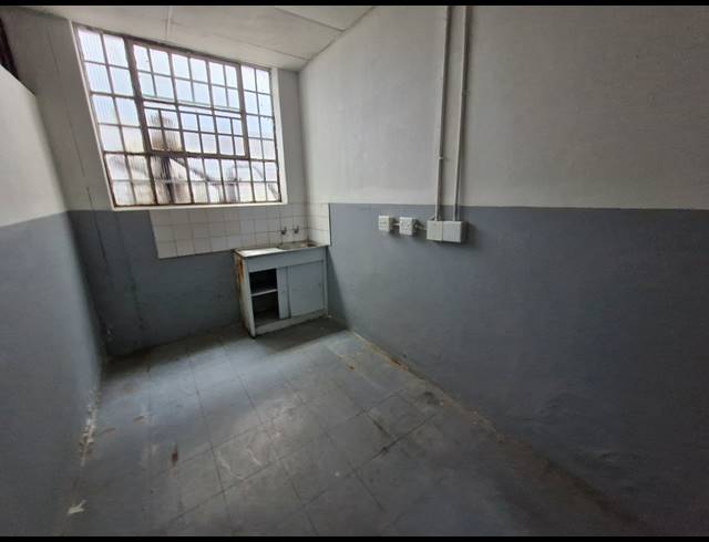 3,762M² WAREHOUSE TO LET IN BENROSE